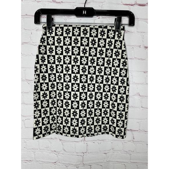 NEW ASOS Vila Jersey Mini Skirt Black White Retro Floral Checkerboard Womens XS - Picture 2 of 4